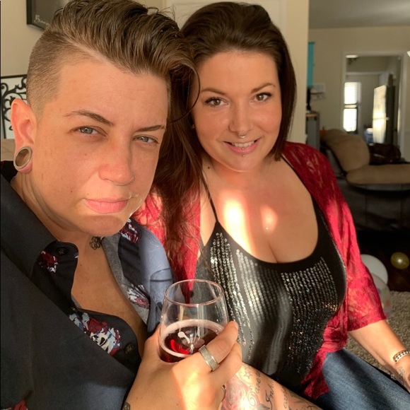 Meet your Posher, Leigh - Picture 1 of 1